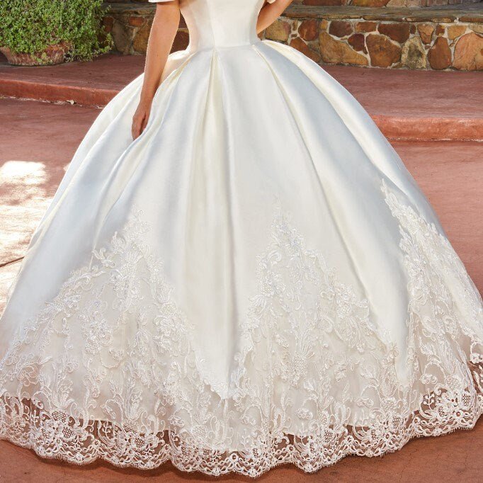 Adjustable 4-Hoop Super Full Size Wedding Petticoat Net Layers Tulle Skirt Underskirt Bridal Gown Halloween Costume Party Dress